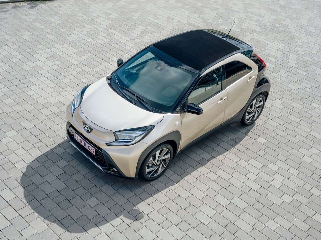 Guida all'acquisto: Hyundai i10 vs Toyota Aygo X, il pragmatismo contro l'emozione 3 Toyota Aygo X 2022 1024 06