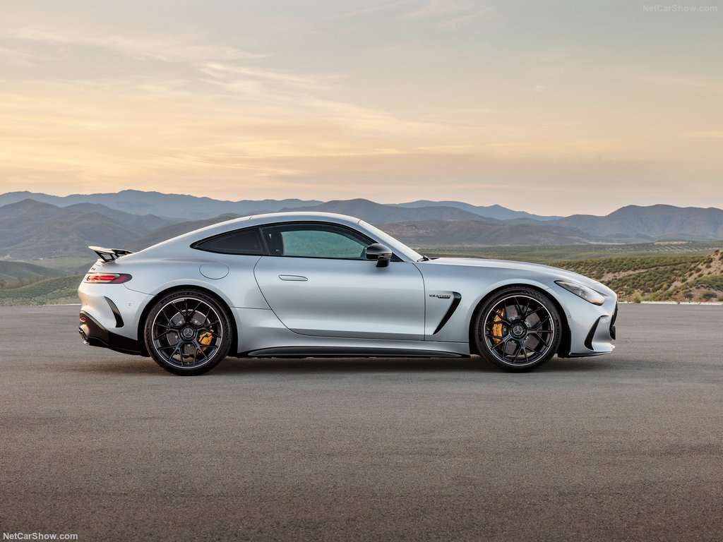 Mercedes-Benz: AMG GT, la nuova generazione, più prestante, più bella 1 Mercedes Benz AMG GT Coupe 2024 1024 46