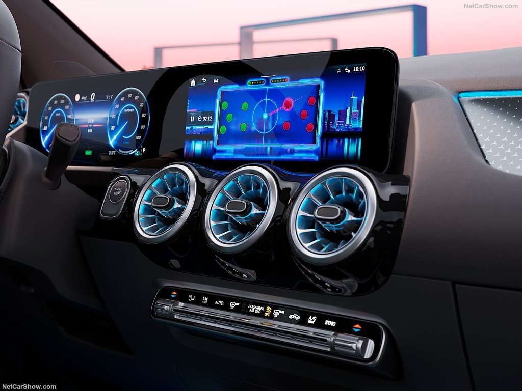 Mercedes-Benz: Si aggiorna anche la nuova EQA 2 Mercedes Benz EQA 2024 1024 19