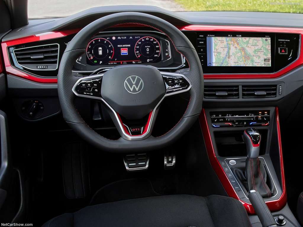 Test Drive: Volkswagen Polo GTI 2.0 litri 207cv, veloce, sicura ma meno emozionante 4 Volkswagen Polo GTI 2022 1024 17