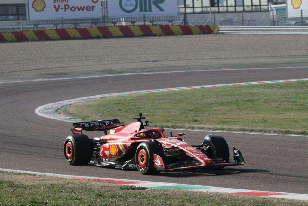 Presentata la nuova Ferrari SF-24: a lei il compito di ritornare a vincere. 9 Esordio Ferrari SF 24 Fiorano 0070