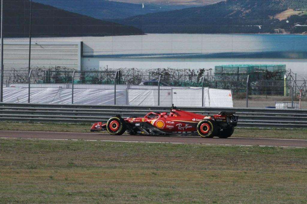 Presentata la nuova Ferrari SF-24: a lei il compito di ritornare a vincere. 10 Esordio Ferrari SF 24 Fiorano 0086