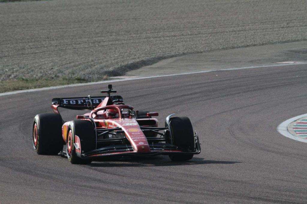 Presentata la nuova Ferrari SF-24: a lei il compito di ritornare a vincere. 13 Esordio Ferrari SF 24 Fiorano 0131