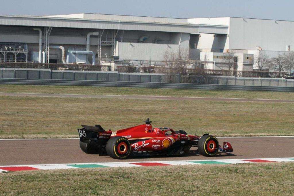 Presentata la nuova Ferrari SF-24: a lei il compito di ritornare a vincere. 15 Esordio Ferrari SF 24 Fiorano 0191