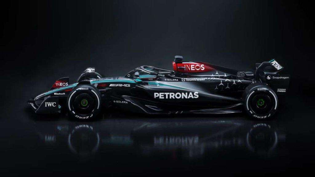 Mercedes W15, l'ultima di Hamilton con la classica livrea argento 4 image 3 2