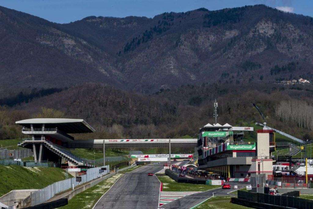 Successo della Porsche GP Elite alla 12H Hankook del Mugello 10 ITA 3053