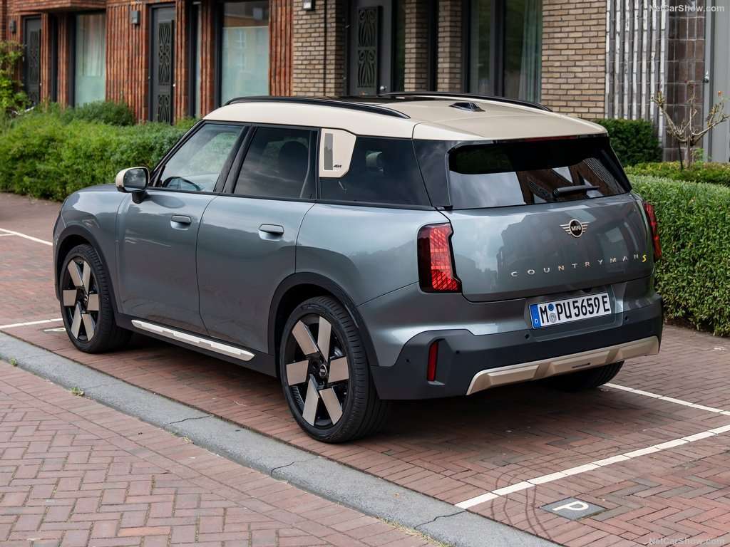 Guida all'Acquisto: Mini Countryman, più spazio, cambia lo stile 1 Mini Countryman SE ALL4 2024 1024 26