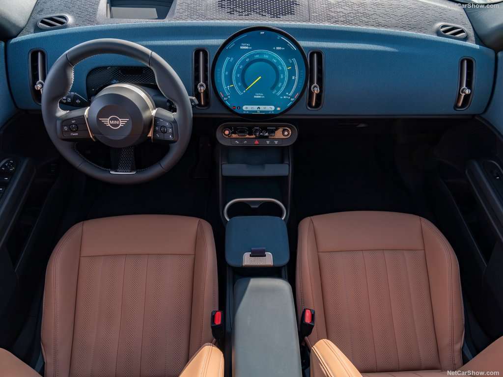 Guida all'Acquisto: Mini Countryman, più spazio, cambia lo stile 2 Mini Countryman SE ALL4 2024 1024 5b