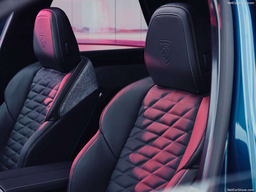 Guida all'Acquisto: Nuova Peugeot 3008, nuovo stile, spazio e qualità, ma gamma motori limitata 5 Peugeot e 3008 2024 1024 1a