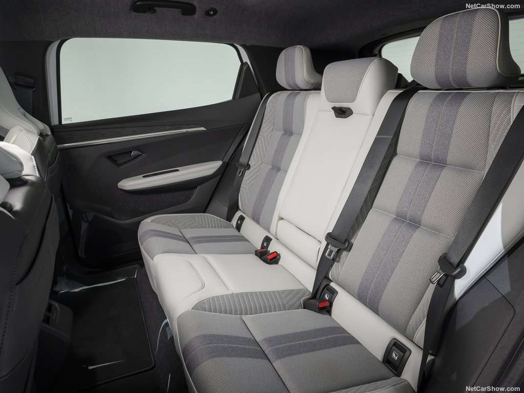 Guida all'Acquisto: Renault Scenic e-Tech, buona autonomia, spaziosa e tecnologica 4 Renault Scenic E Tech 2024 1024 28