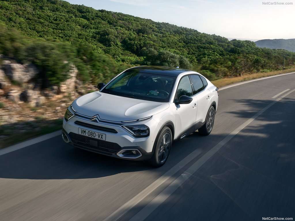 Test Drive: Citroën ë-C4X, la Sedan un pò SUV 3 Citroen C4 X 2023 1024 09