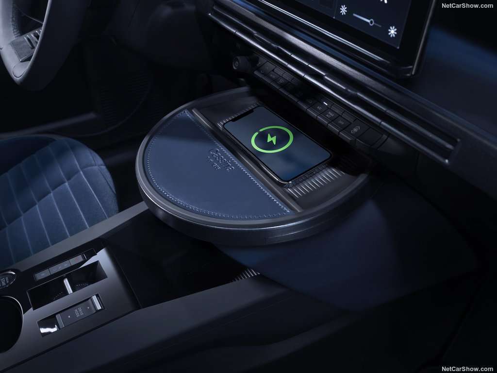 Guida all'acquisto: Lancia Ypsilon, lusso con tanta tecnologia, gamma motori limitata 4 Lancia Ypsilon 2025 1024 1d