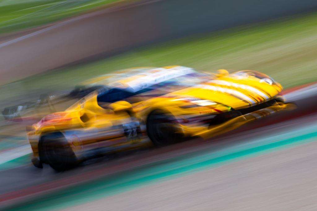 FERRARI CHALLENGE: VALINT, HASSID E ENGSTLER VINCONO AL MUGELLO 4 M000178
