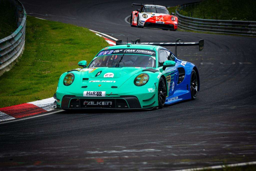 ADAC 24h: BMW Junior Team più veloce in una prima qualificazione colpita dalla pioggia 1 NBR 9363 1