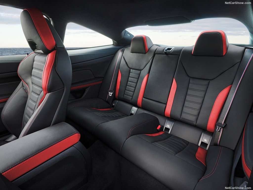 Guida all'Acquisto Sportcar: BMW Serie 4 Coupè, ampia gamma motori ed eccellente infotainment. M4 quasi una supercar! 1 BMW M440i Coupe 2025 1024 27