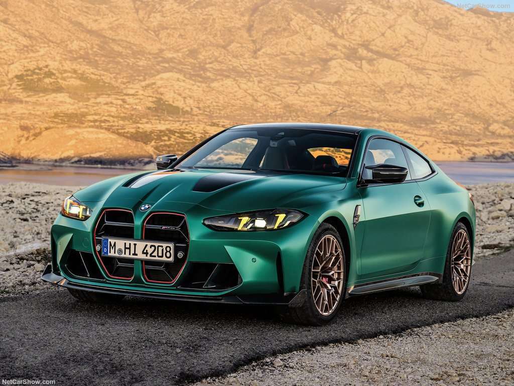 Guida all'Acquisto Sportcar: BMW Serie 4 Coupè, ampia gamma motori ed eccellente infotainment. M4 quasi una supercar! 2 BMW M4 CS 2025 1024 03