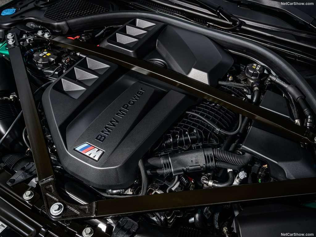 Guida all'Acquisto Sportcar: BMW Serie 4 Coupè, ampia gamma motori ed eccellente infotainment. M4 quasi una supercar! 4 BMW M4 CS 2025 1024 76