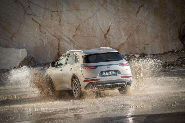 Test Drive: DS 7 E-Tense 300cv plug In (PHEV66), eleganza quasi nobiliare. 1 small