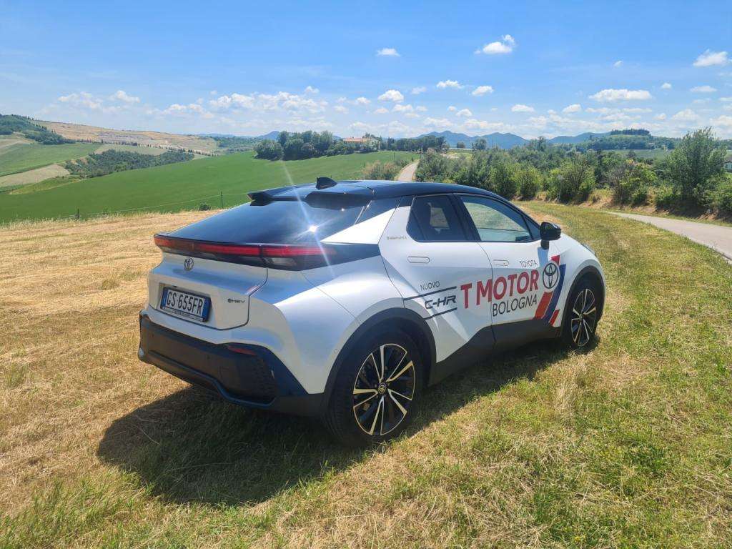 Test Drive: Toyota C-HR 1.8 HEV 140cv e 2.0 PHEV 223cv, Tutt'altro che noioso! 10 Immagine WhatsApp 2024 07 09 ore 00.04.09 e22f149f
