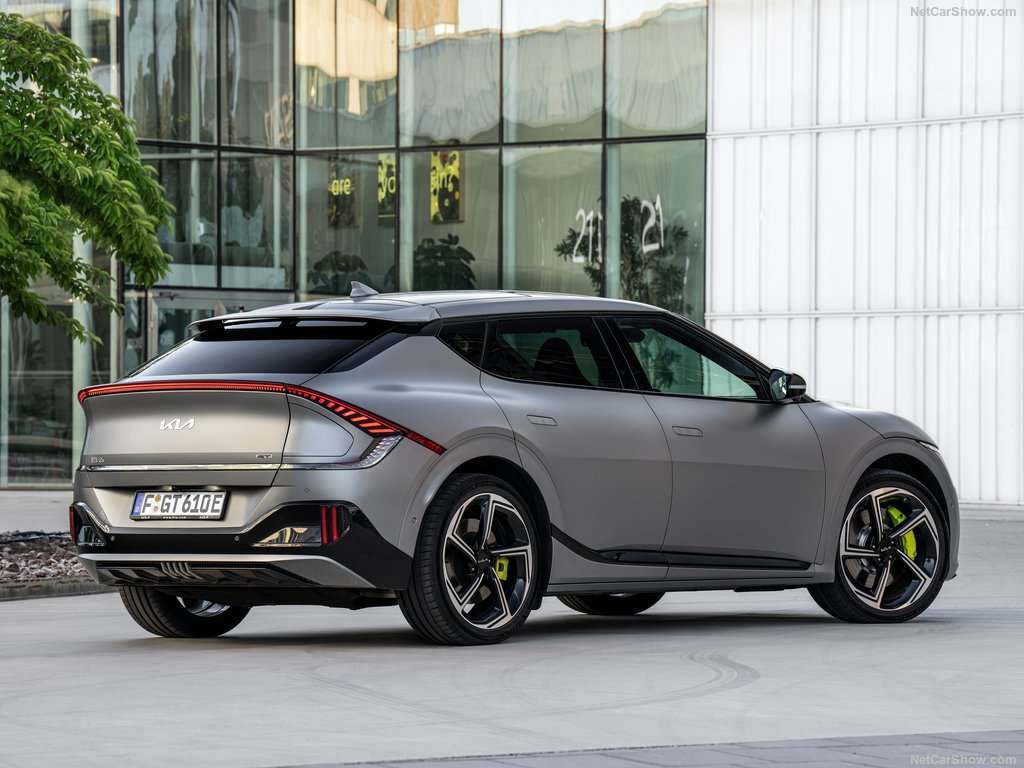 Guida all'Acquisto: Kia EV6, Prestazioni ancora più sportive, tanto spazio e ricarica veloce 1 Kia EV6 GT 2022 1024 3a