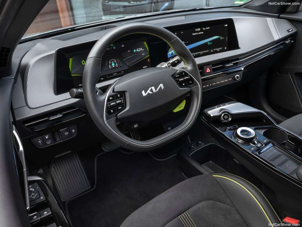 Guida all'Acquisto: Kia EV6, Prestazioni ancora più sportive, tanto spazio e ricarica veloce 2 Kia EV6 GT 2022 1024 59