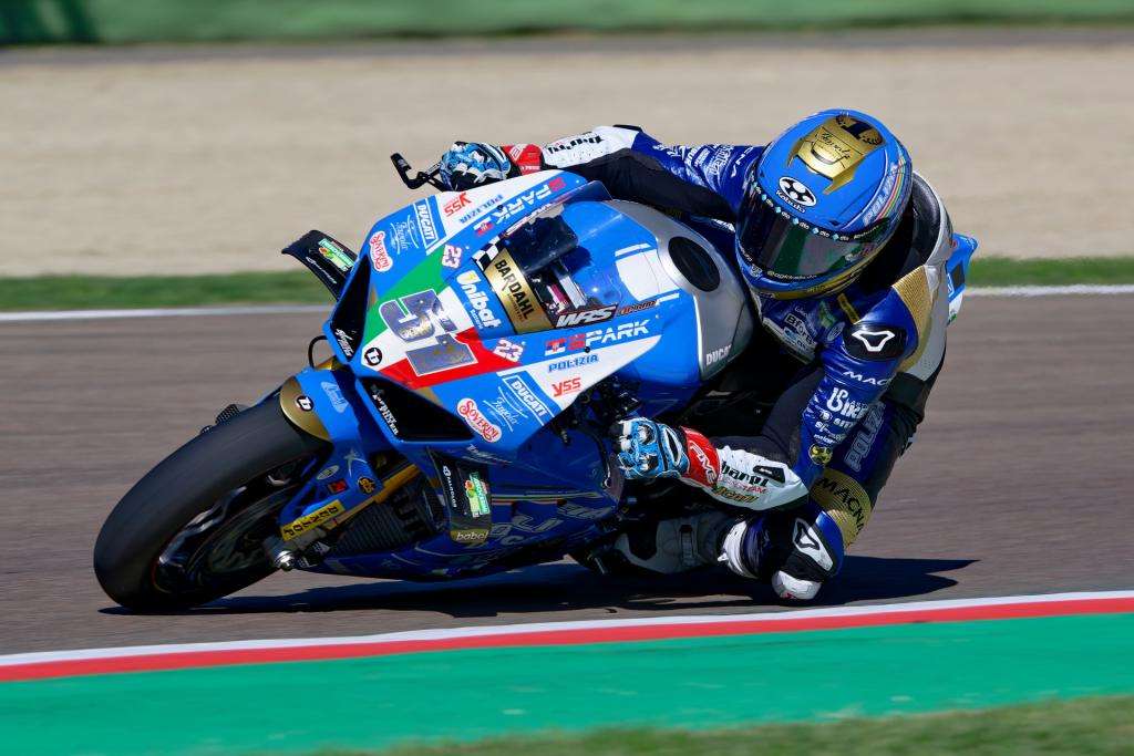 ULTIMO GIRO DI GIOSTRA PER IL CIV A IMOLA IN MEMORIA DI LUCA SALVADORI 12 CIV SBK R6 Pir 01