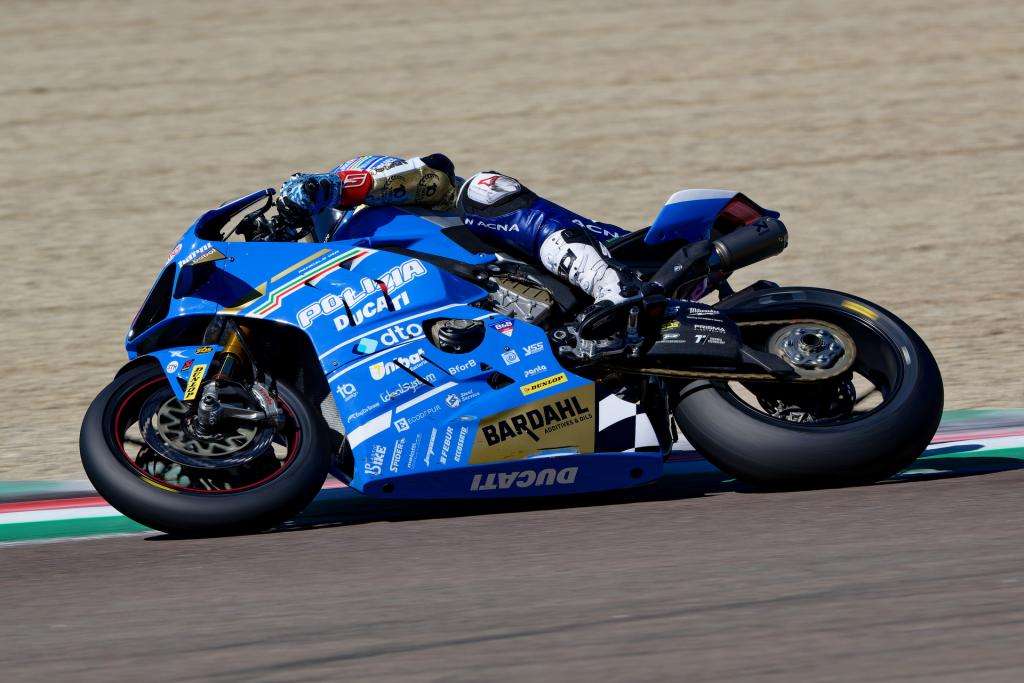 ULTIMO GIRO DI GIOSTRA PER IL CIV A IMOLA IN MEMORIA DI LUCA SALVADORI 11 CIV SBK R6 Pir 02