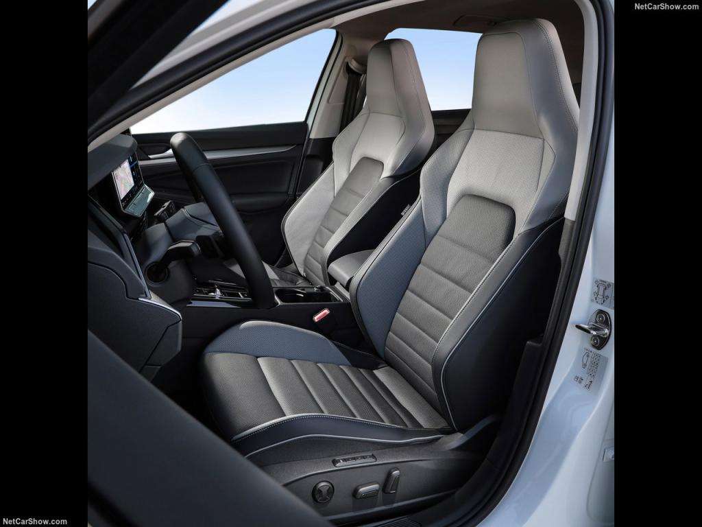 Guida all'acquisto: Volkswagen Golf 8.5, migliorano finiture e tecnologia, anche piacevole da guidare 3 Volkswagen Golf 2024 1280 02d8a0b05d3d55887547eda4b1f77355e5