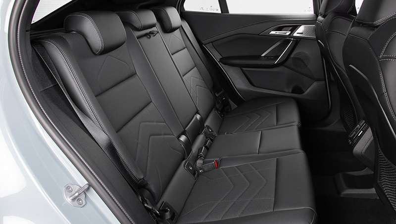 BMW x2 divano posteriore