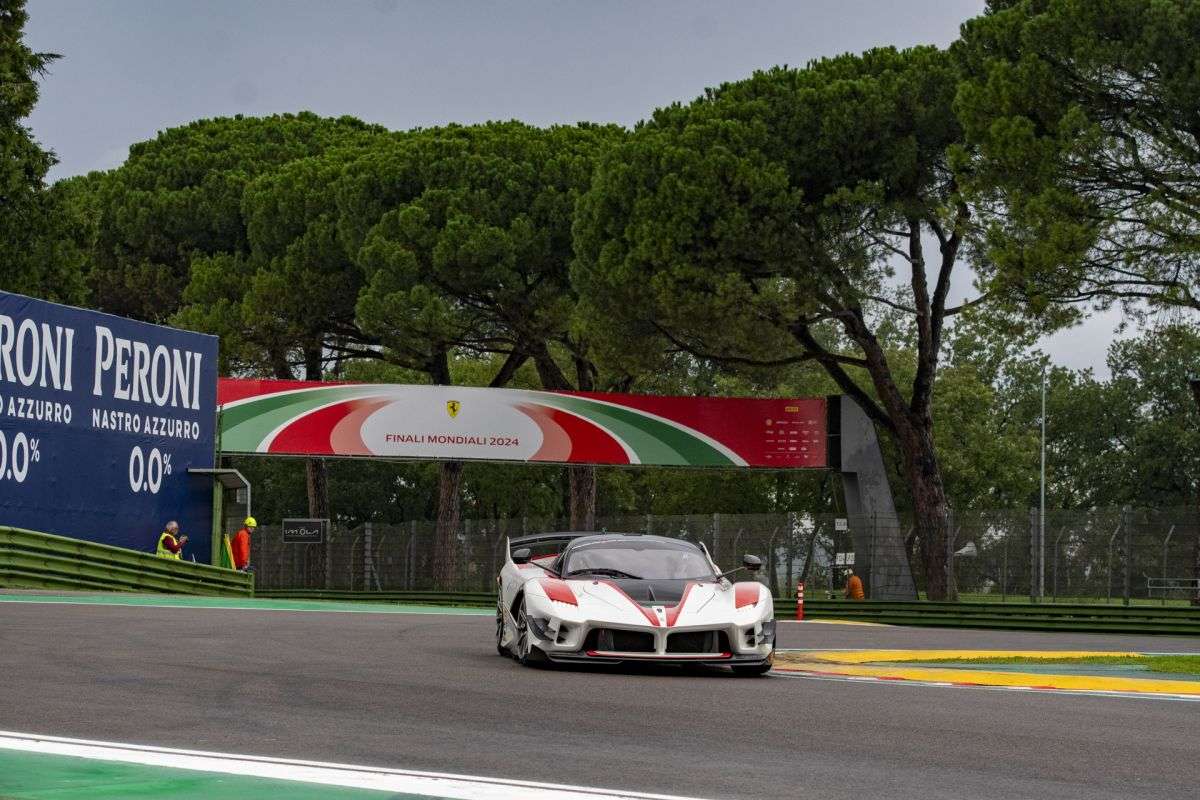 Finali Mondiali Ferrari: 33.000 appassionati a Imola per lo spettacolo conclusivo 36 Ferrari Finali Mondiali 2024 35 scaled