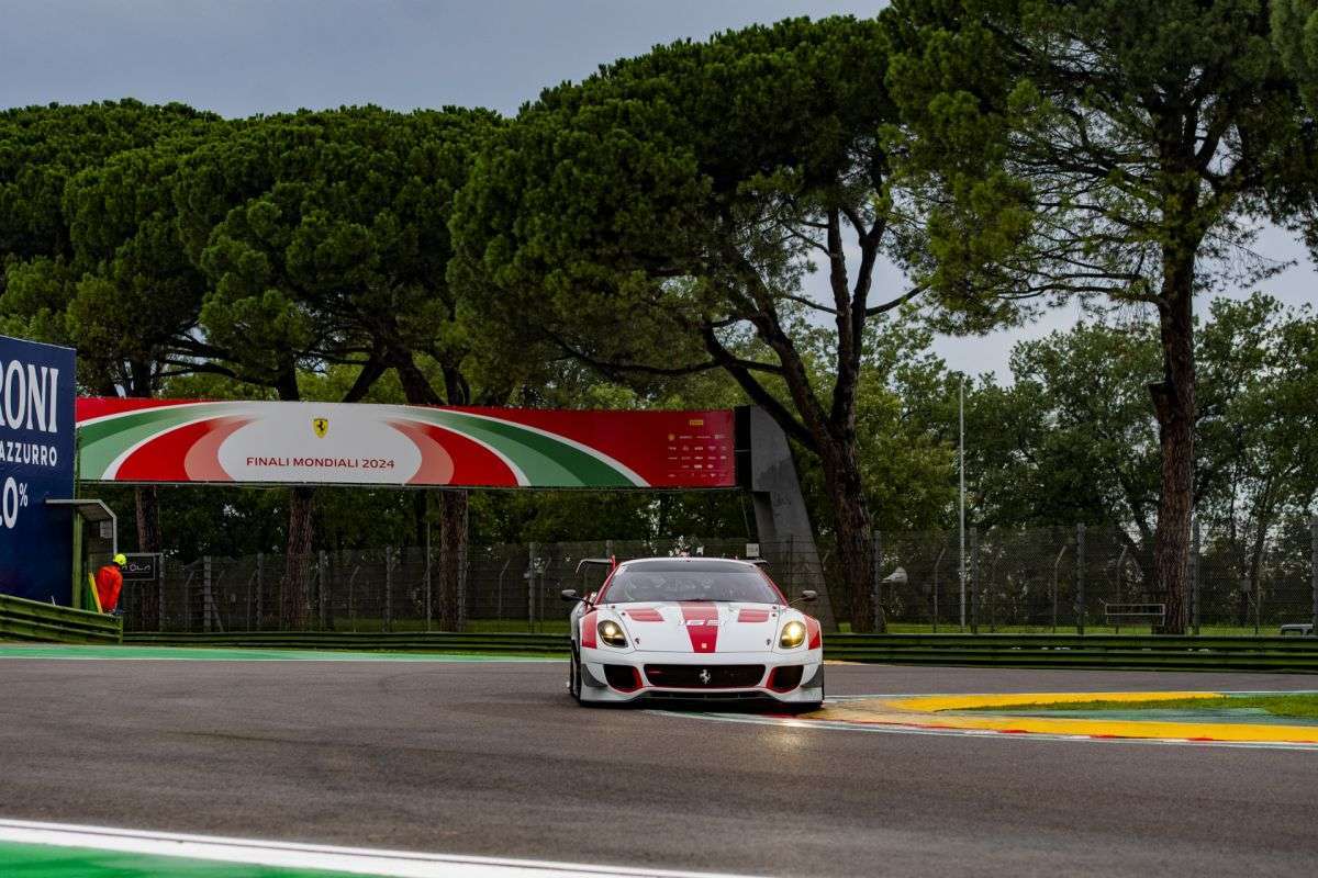 Finali Mondiali Ferrari: 33.000 appassionati a Imola per lo spettacolo conclusivo 43 Ferrari Finali Mondiali 2024 42 scaled