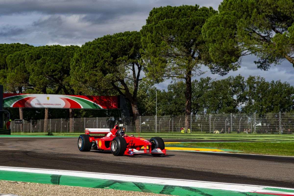 Finali Mondiali Ferrari: 33.000 appassionati a Imola per lo spettacolo conclusivo 56 Ferrari Finali Mondiali 2024 55 scaled