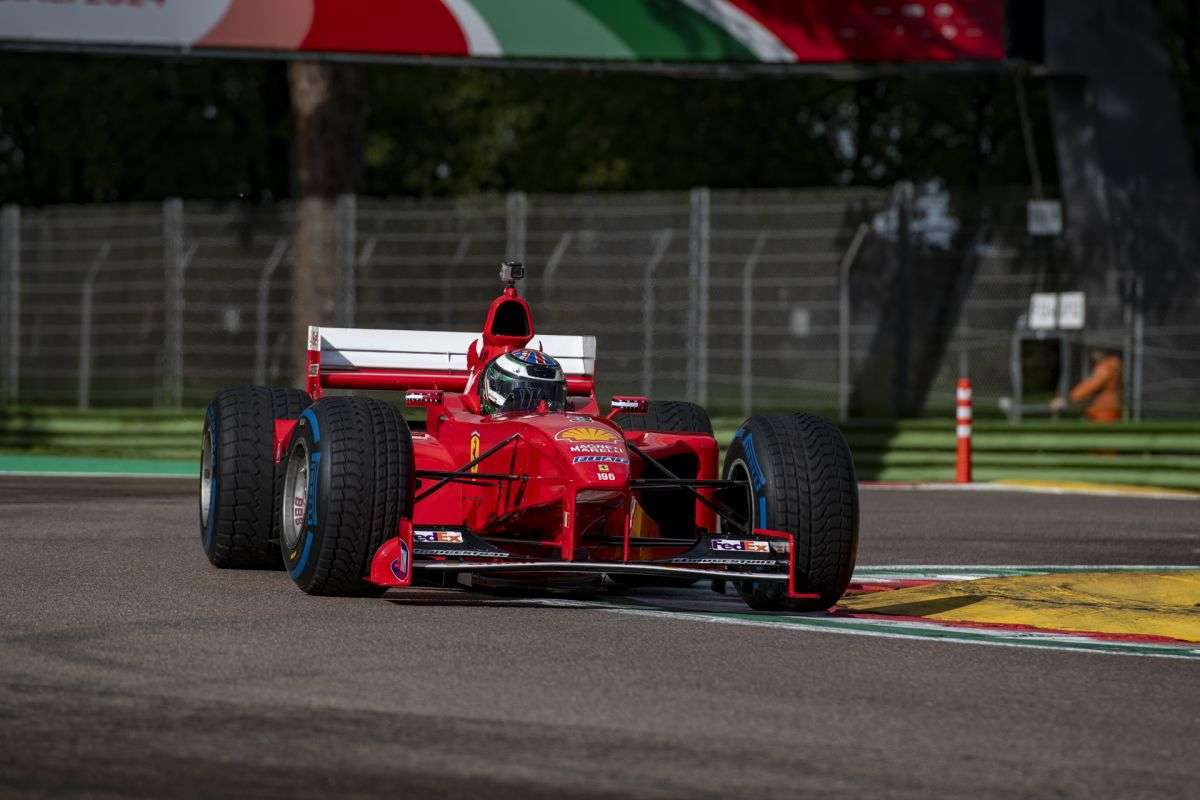 Finali Mondiali Ferrari: 33.000 appassionati a Imola per lo spettacolo conclusivo 58 Ferrari Finali Mondiali 2024 57 scaled