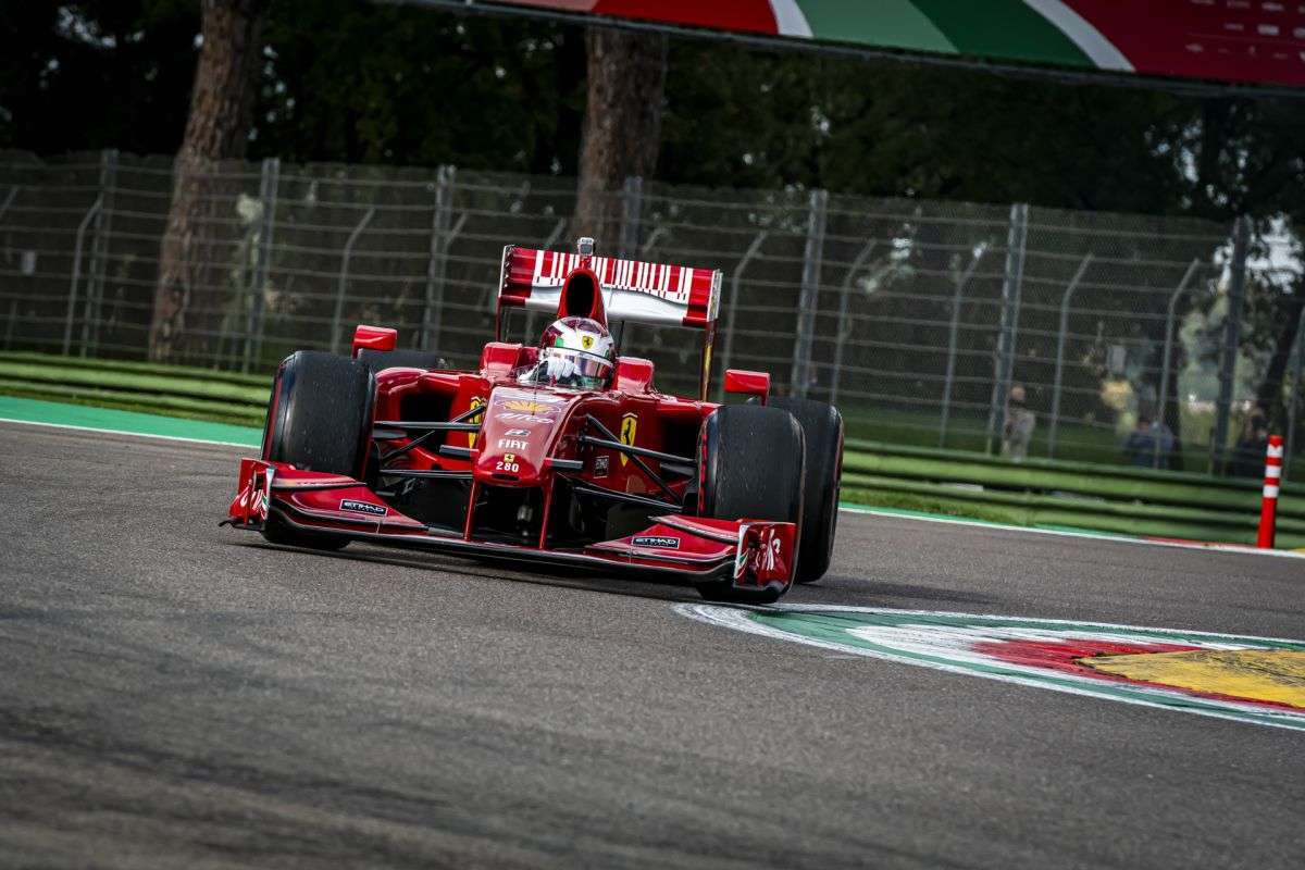 Finali Mondiali Ferrari: 33.000 appassionati a Imola per lo spettacolo conclusivo 74 Ferrari Finali Mondiali 2024 73 scaled