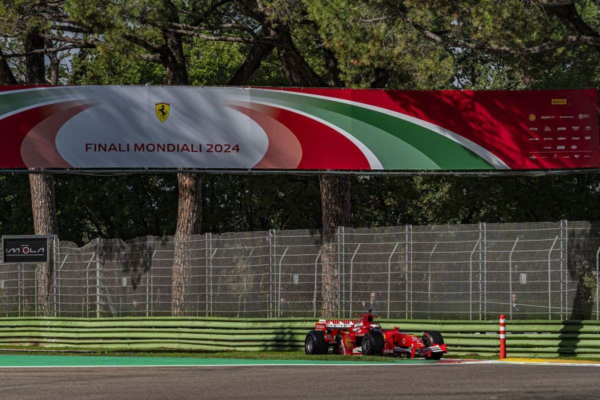 Finali Mondiali Ferrari: 33.000 appassionati a Imola per lo spettacolo conclusivo 77 Ferrari Finali Mondiali 2024 76 scaled