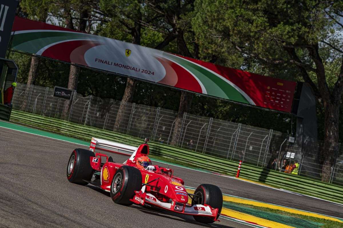 Finali Mondiali Ferrari: 33.000 appassionati a Imola per lo spettacolo conclusivo 78 Ferrari Finali Mondiali 2024 77 scaled