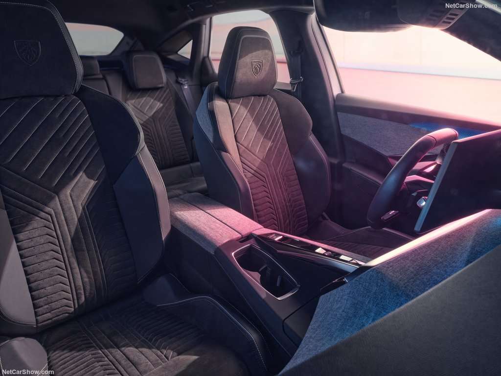 Test Drive: Peugeot 3008 Hybrid 136 e-DCS6 136 CV e e-3008 210cv GT 4 Peugeot e 3008 2024 1024 19