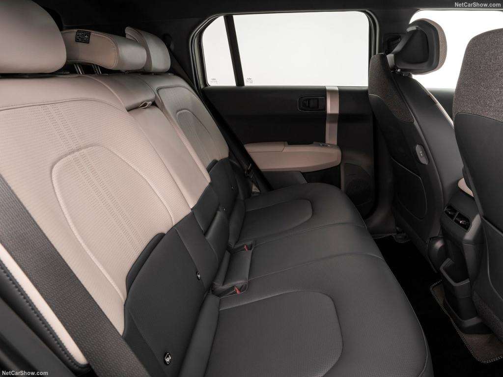 Guida all'Acquisto: Kia EV3, La Crossover Elettrica Compatta che unisce Design, Efficienza e Tecnologia 3 Kia EV3 2025 1280 3757b104317cef5e46f32ca316e2aa5819