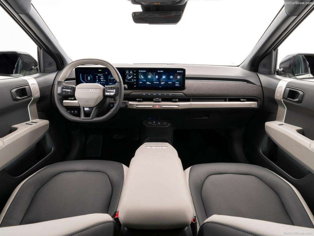 Guida all'Acquisto: Kia EV3, La Crossover Elettrica Compatta che unisce Design, Efficienza e Tecnologia 2 Kia EV3 2025 1280 3f3da1a09abe14865b0712af548fcb2842