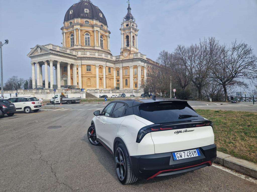 Test Drive: Alfa Romeo Junior EV 54kWh 280cv Veloce, ritrova il DNA del Biscione anche elettrificata 2 Immagine WhatsApp 2025 02 25 ore 08.16.09 c8877b15
