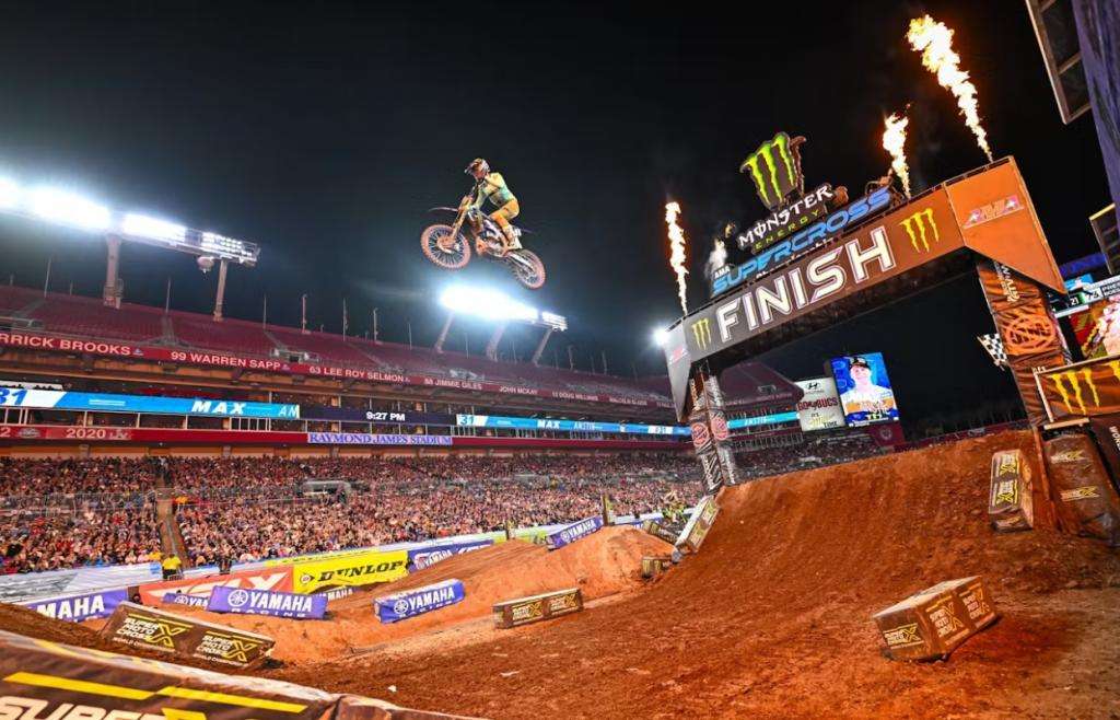 AMA Supercross: a Tampa la prima di Stewart. Anstie vince la 250 1 Max Anstie Tampa 2025