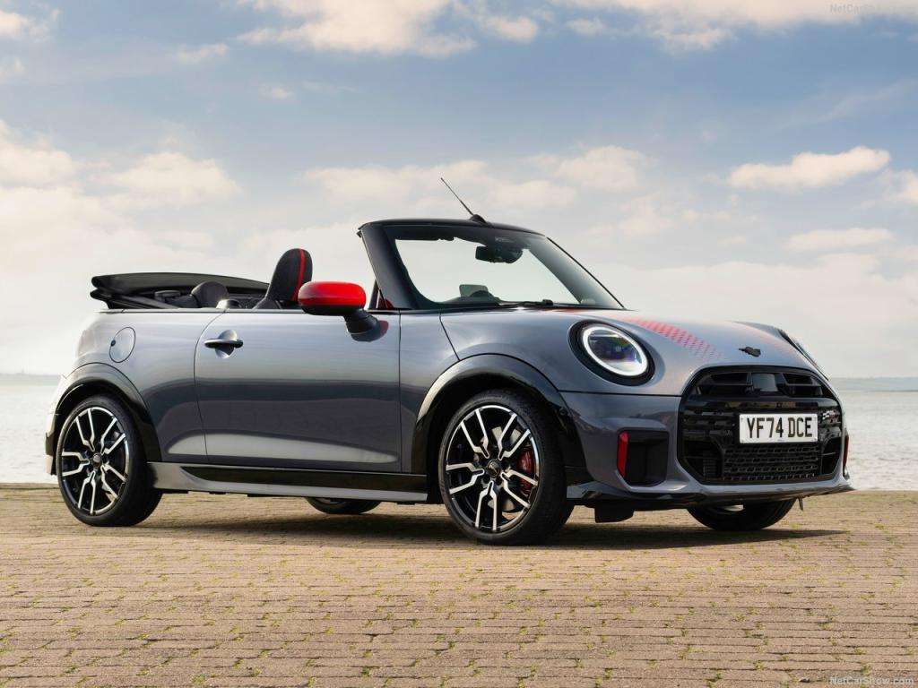 Auto Notizie: La Nuova MINI Cabrio, Eleganza e Tecnologia in un’Icona 2 Mini John Cooper Works Convertible 2025 1280 c05cf19214274f878f9372e240b6f35906