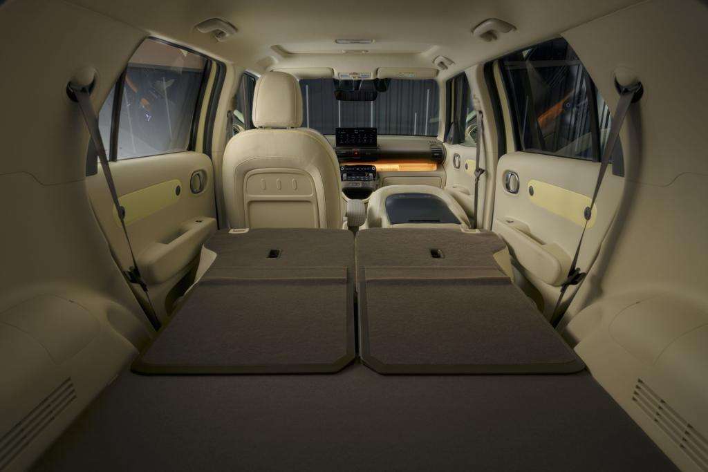 Test Drive: Hyundai Inster, La Citycar Elettrica Versatile 8 hyundai inster premiere interior 04