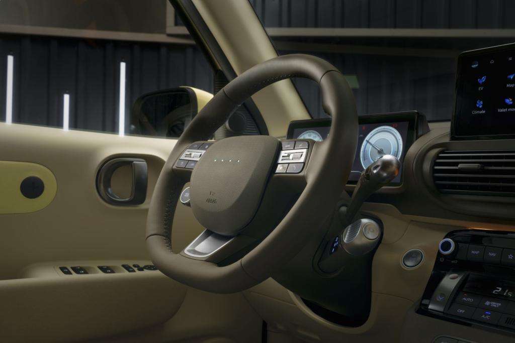Test Drive: Hyundai Inster, La Citycar Elettrica Versatile 6 hyundai inster premiere interior detail 04 1