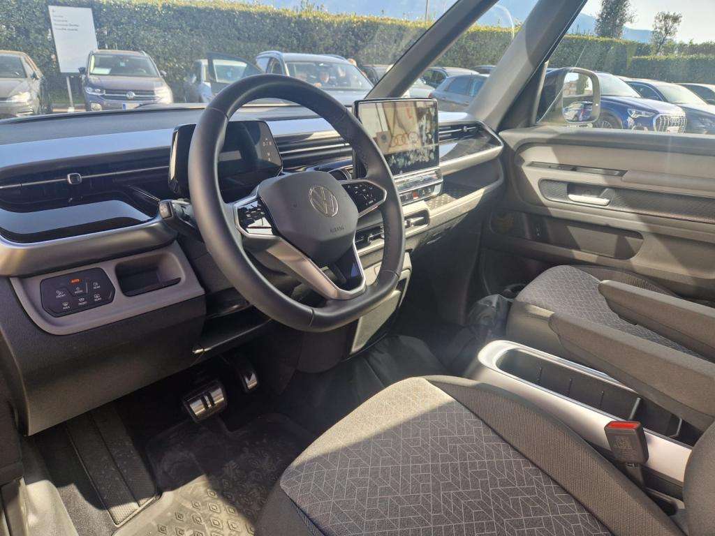 Test Drive: Volkswagen ID.Buzz, un icona del passato incontra l'innovazione elettrica 2 Immagine WhatsApp 2025 03 07 ore 06.47.05 ab2715ae