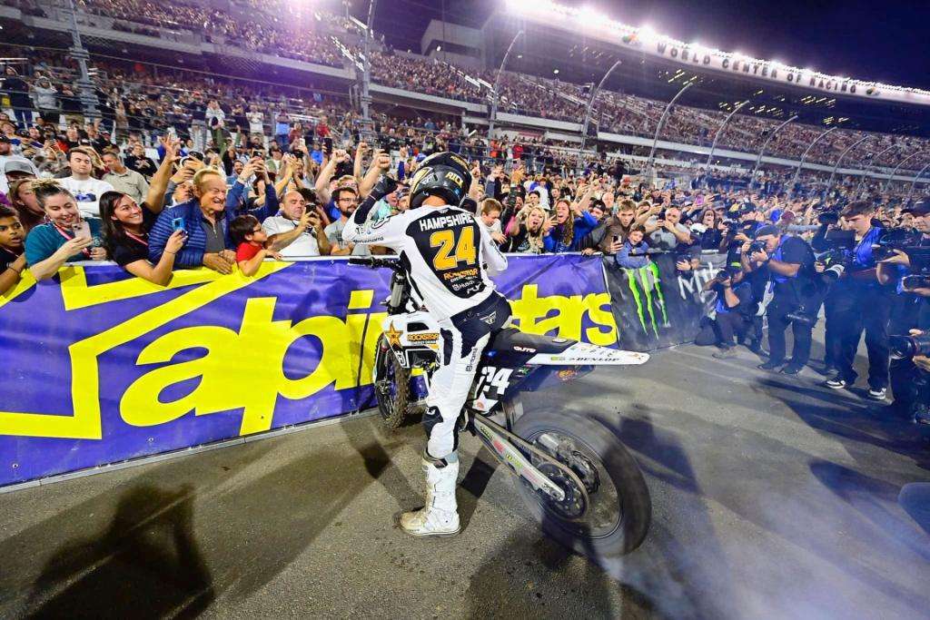 AMA Supercross: prima affermazione a Daytona per Roczen 1 RJ Hampshire Daytona 2025