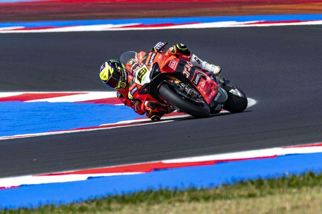 Bulega in pole a Misano, ma scintille in pista con Iannone e Petrucci 10 ITA 7078