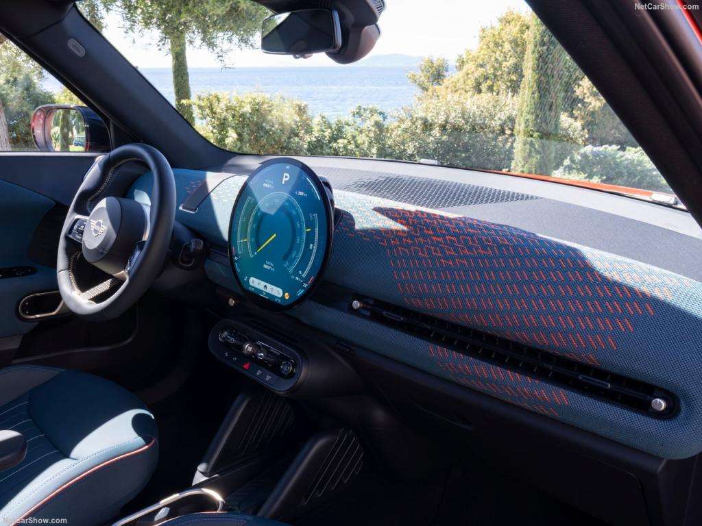 Auto Notizie: Mini Aceman, il nuovo SUV compatto elettrico del marchio inglese 3 Mini Aceman SE 2025 1280 4d3b37bbc838431a6ea66d0fb5206ad934