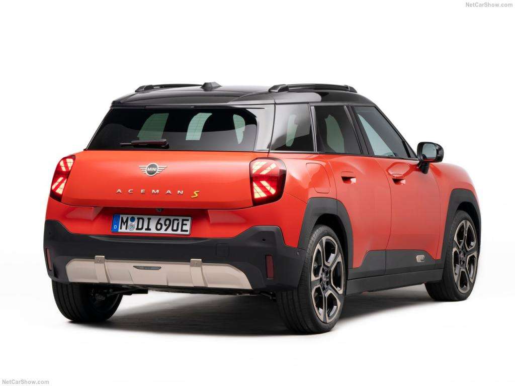 Auto Notizie: Mini Aceman, il nuovo SUV compatto elettrico del marchio inglese 2 Mini Aceman SE 2025 1280 78388922fbdbd2e5eec8356584c3b77e60