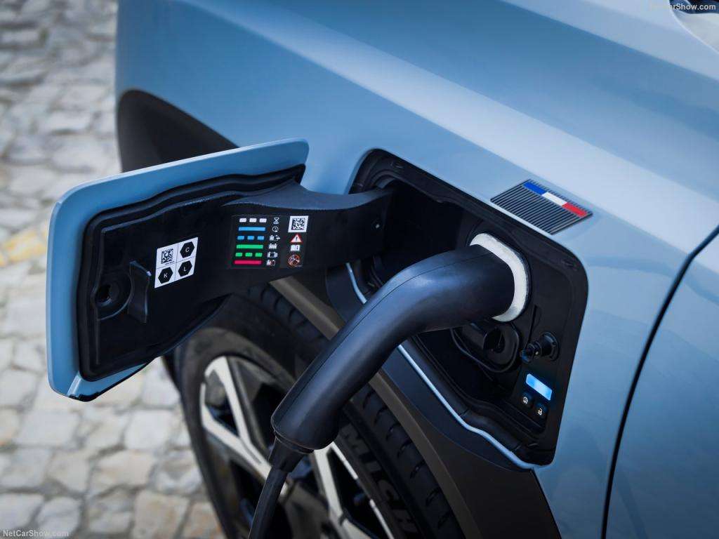 Guida all'acquisto: Renault 4 E-Tech, lo stile del passato incontra l’elettrico del futuro 5 Renault 4 E Tech 2026 1280 5a6a546f887bbd49fa62163049b22c5dea
